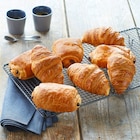 5 pains au chocolat + 5 croissants ordinaires - CARREFOUR en promo à 2,99 € chez Carrefour 5 pains au chocolat + 5 croissants ordinaires - CARREFOUR dans le catalogue Carrefour