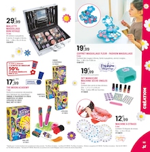 Offre Voyage dans le catalogue JouéClub du moment à la page 105